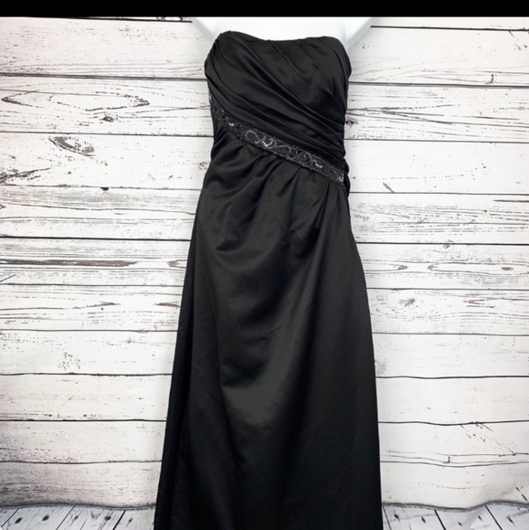 David's Bridal Dresses & Skirts - David's Bridal Long Strapless Elegant Dress